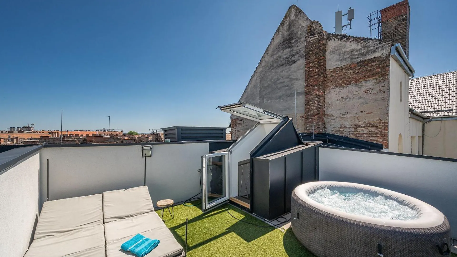Luxury Penthouse W Garage - Budapest Centre